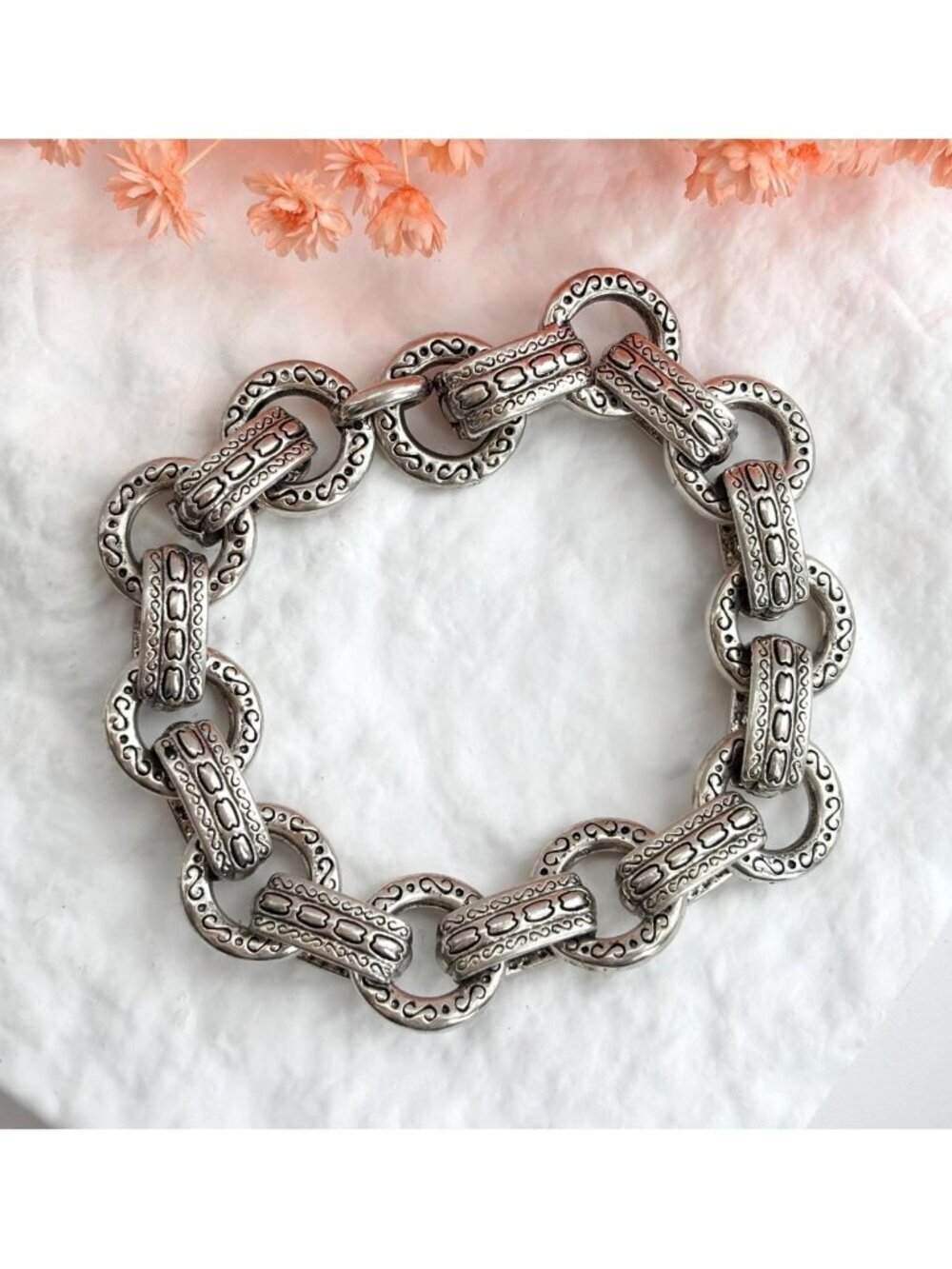 Chainlink Abstract Carved Hinged Magnet Vintage Silver Toned Bracelet - Picture 1 of 16